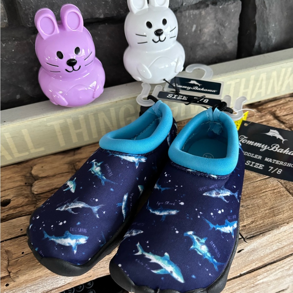 Tommy Bahama Kids Shark Print Water Shoes - Blue
